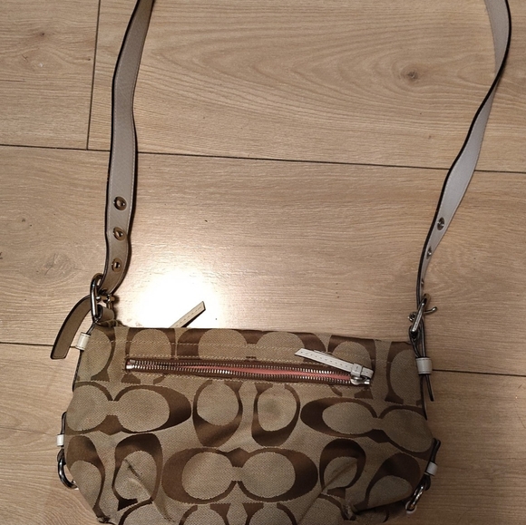Vintage Coach Tan and Brown Crossbody Bag - Picture 6 of 8